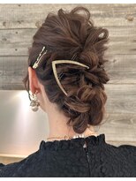 結婚式お呼ばれヘアネープシニヨン【肥田亜沙美】