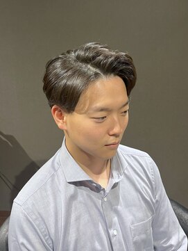 ビーダンディー(Bee dandy) ビジネスツーブロック ナチュラルパーマ センターパート