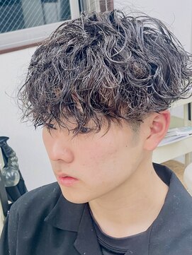 アトム(Atom.) マッシュ２ブロック/波巻きスパイラルパーマ