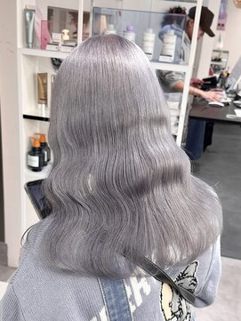 ベレーザ 渋谷(BELEZA) 12828髪質改善金髪ホワイトブロンドシルバーアッシュワンカール