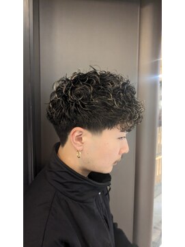 クロムトウキョウ ザ バーバー ネオン 新宿店(CHROM TOKYO the Barber ne/on) スペインカール