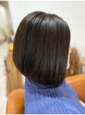 やや前下がりボブ