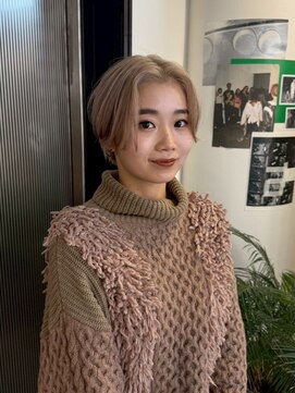 エイチ(811) 成人式ハイライトカラーマッシュショートロングヘアグレージュ