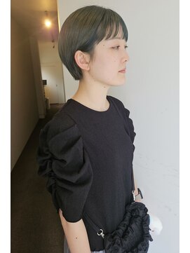 ウック(wooc) ダークマット丸みショート