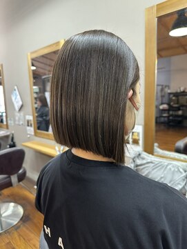 ぱつっとボブ×なじませハイライト