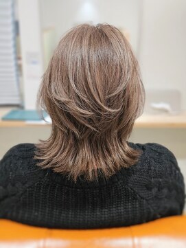 ミル バイ インスヘアー(MIRU by INCE HAIR) 白髪ぼかしミルクティーベージュ×ウルフレイヤー【TAKASHI】