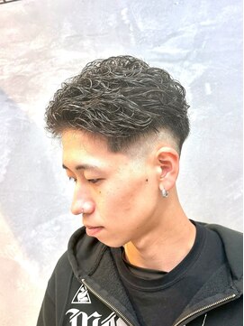 サームマン 人形町(SARM MAN) フェード×ツイストスパイラルパーマ