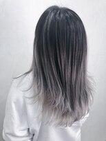 ジゼル(gisele)&nbsp;シルバースクエアバレイヤージュ