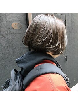 ラレイ(Lalei) ＊オリーブカラー×ショートボブ　辻幸奈　表参道