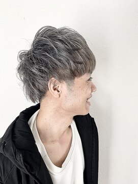 ネウィ グランデ 横浜(newi grande) ◆アッシュカラーツヤ感ノーブル前下がりショート 20代30代40代