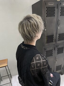 フェリア 松山(Feria) 【Feria松山】メンズ×ウルフヘアハイトーン‐相原愛梨‐