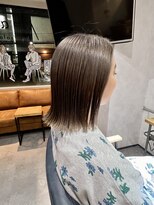 ニール(Neal)&nbsp;【Neal 新宿/西新宿】　グレージュ×ロングボブ〈SAKU〉