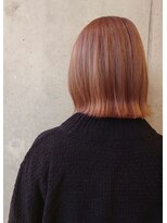 ソロ(soLo)&nbsp;外ハネ伸ばし掛けボブ×ピンクベージュ