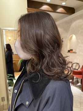 ビュートリアム265(BEAUTRIUM 265) ◆小顔ミディアムレイヤーカット/オリーブベージュ/ハイライト