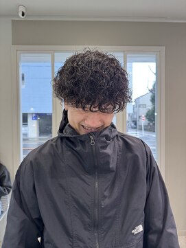 ダイアモンドリリー(Diamond Lily) MEN’S HAIR/ブルーブラック/フェザーパーマ/一宮