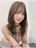 ミディアムレイヤー 顔周り 前髪カット ベージュカラー