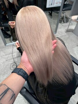 ペレ 梅田(PELE) ミディアムヘア/暗めカラー/グラ ンマッシュ/梅田