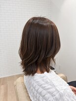 イロ ジェイアール JR奈良店(IRO) くびれレイヤー×艶ブラウンで大人可愛いミディアムスタイル