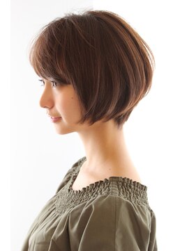レウナ 外苑前(Reuna) 暗めカラーでも可愛く決まるニュアンスショートボブ
