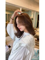 ピース トウキョウ(PEACE TOKYO)&nbsp;前髪が特徴的なミディアムスタイル