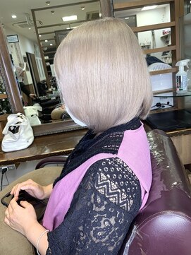 ヘアークリアー 獨協大学前店 シルバーカラー