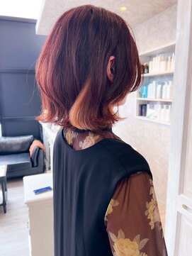 キャアリー(Caary) 福山市　人気キャアリーぱつんと切りっぱなし外ハネカーリーヘア