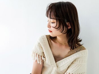 フェリア 梅田(FERIA)の写真/【小顔カット+艶カラー+トリートメント¥5300～】長さを変えずにメンテOK◎エアリーレイヤーで憧れ韓国風◇