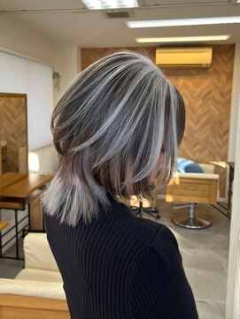 リングバイモアムー(Ring by Moremuu) イッシー　デザインブリーチ