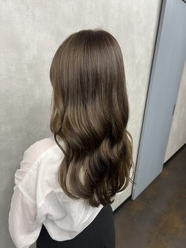 アルブ(alb) 明るめオリーブカラー