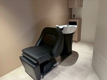 癒しの空間、ストレスフリーのシャンプー台。【四日市/個室/髪質改善】