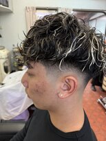 デザミ(Des Amis)&nbsp;バロックパーマ×フェード
