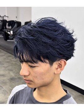 クロウ 豊川(CROW) フェザーショートブルーブラックブリーチカラー