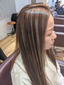 アルス ウィズ アクロス オモテサンドウ(aluss with AKROS omotesando) 大人のための3Dハイライトオリーブカラー