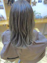 ヘアー バイ ミーズ(hair by Mii’s) グレージュ／グラデ