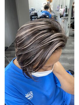 レディアル 大宮(REDEAL ope.) 【白髪手術】　コントラストハイライト　筋感　大宮