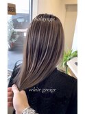 バレイヤージュ×ホワイトグレージュ