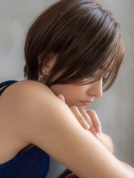 ドットハリス(.Hallis) 20代30代40代大人可愛い前下がりショートボブ/丸みショート/前髪