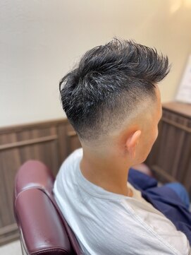 ミリオンバックス 御徒町店(Million Backs) ツーブロックマッシュ/スキンフェード<理容室>[メンズ/御徒町]