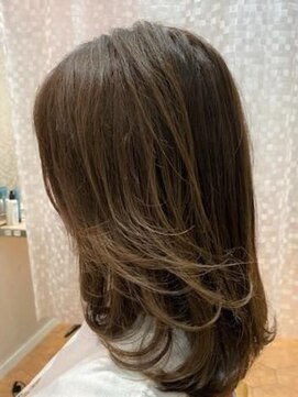 アズールサン 草加西口店(azule-sun) 顔回りレイヤー　サイドバング　イルミナカラー