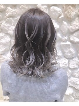 モアナバイヘッドライト 綱島店(Moana by HEADLIGHT) ハイライト#バレイヤージュ＃グレーアッシュ