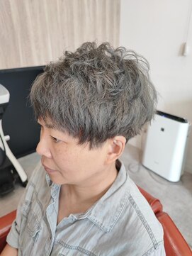 ナップヘアー NAP hair グレイヘア　ショート