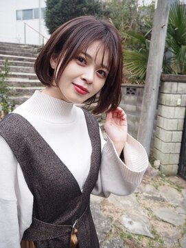 ヴィヴカウンター(VIVE counter) 艶感と透明感あるワンカールショートボブ。