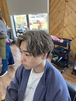 ルッカヘアガーデン バイ ラッシュゴールド(RUCCA HAIR GARDEN by LUSH GOLD)&nbsp;センターパートメッシュツイスパ