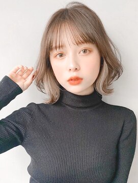 リヤン 表参道(lyann) ワンカールホワイトグレージュデザインカラー艶感外ハネボブ