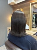 切りっぱなし×ベージュ
