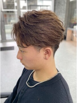 デュー 栄(DEW) 【DEW】フェザーパーマ/カルマパーマ/センターパート