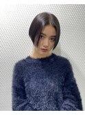 丸みショート前下がりセンターパートハンサムくびれショート