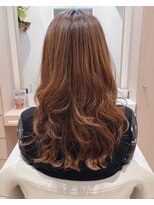 コーエン(cowen)&nbsp;フェミニンゆるふわコテ巻き風レイヤー段カット グレージュ40代