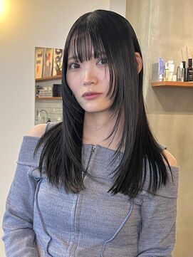 黒髪ロングレイヤー