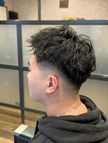 キタセンジュバーバー バイ ティーズ(KITASENJU BARBER by T's) 王道フェードツイストスパイラル ショートパーマスタイル